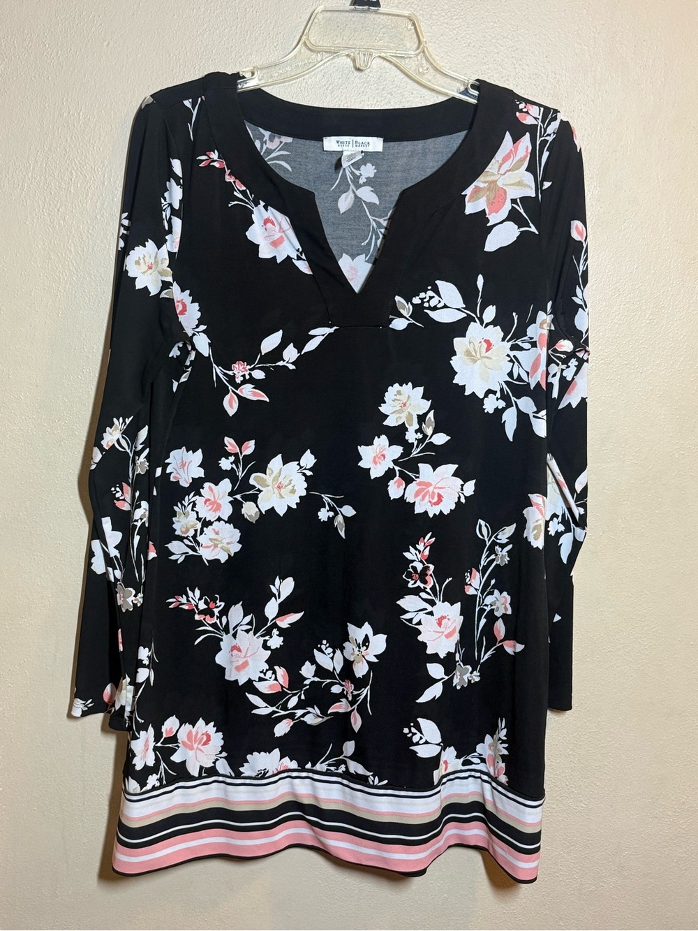 White House Black Market Black Floral V-Neck Tunic with Pink/White Accents Sz L